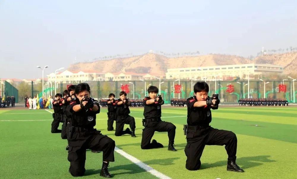 甘肃小巷中的绝美特色小店